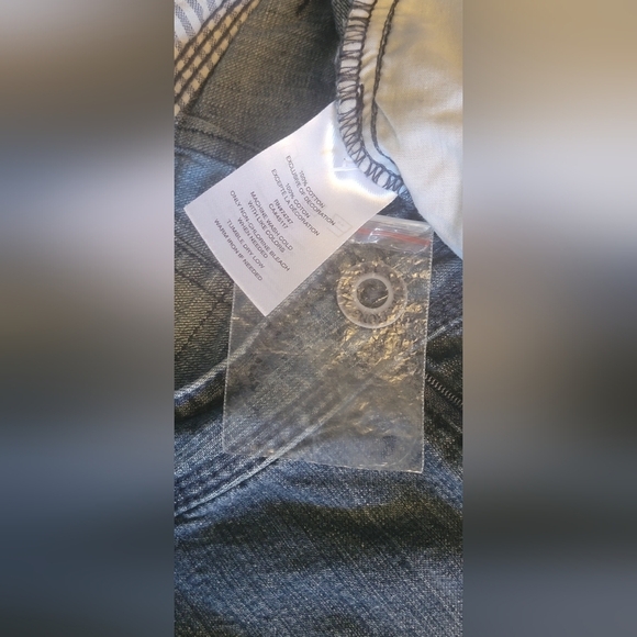 Women's Size 6 Mid Length Natural Reflections BNWOT Denim Shorts. ✨️ - Picture 7 of 9